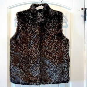 GUESS reversible vest faux fur leopard and black soft warm chic Size S/M